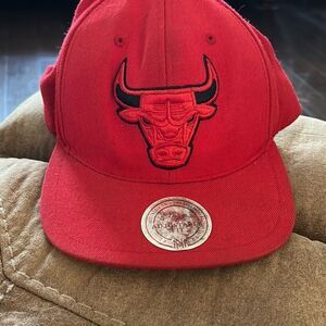 Mitchell & Ness Chicago Bulls Snapback Adjustable‎ Fit Flat Rim Hat.